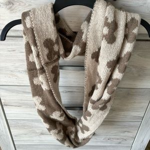 Daisy Infinity Scarf